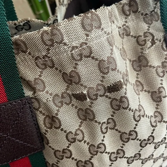 GUCCI GG CANVAS TOTE - Picture 8 of 16